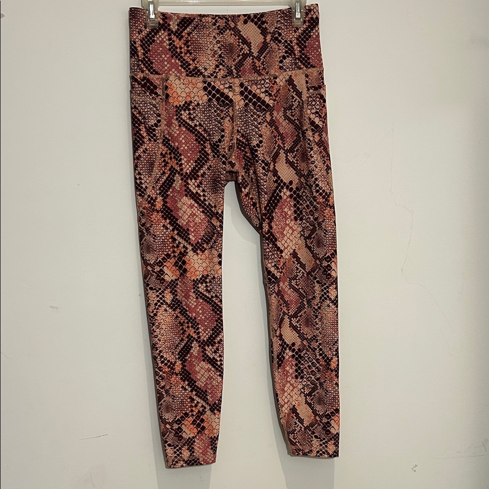 ⭐️ Old Navy Snakeskin Print Leggings With Pockets